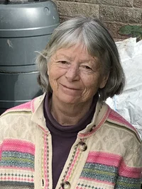 Vivien lobb's avatar