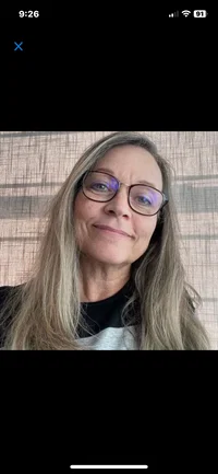 Julie Linn's avatar