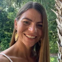 April Mitchell's avatar