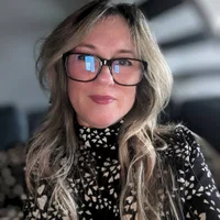 Eleanor Holstead's avatar