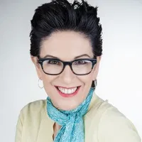 Liz Pommer's avatar