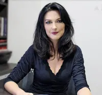 Loraine Alcântara's avatar