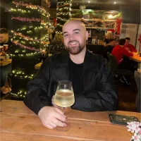 Luke Suhanski-John's avatar